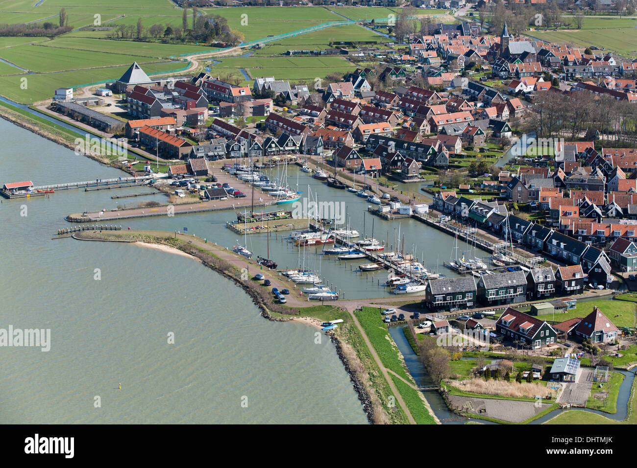 Pays-bas, Marken, port et marina. Vue aérienne. Banque D'Images
