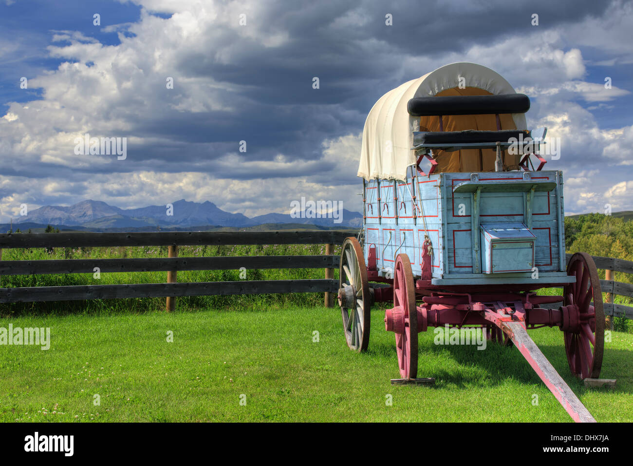Wagon couvert au lieu historique national du Ranch-Bar U, Alberta, Canada Banque D'Images