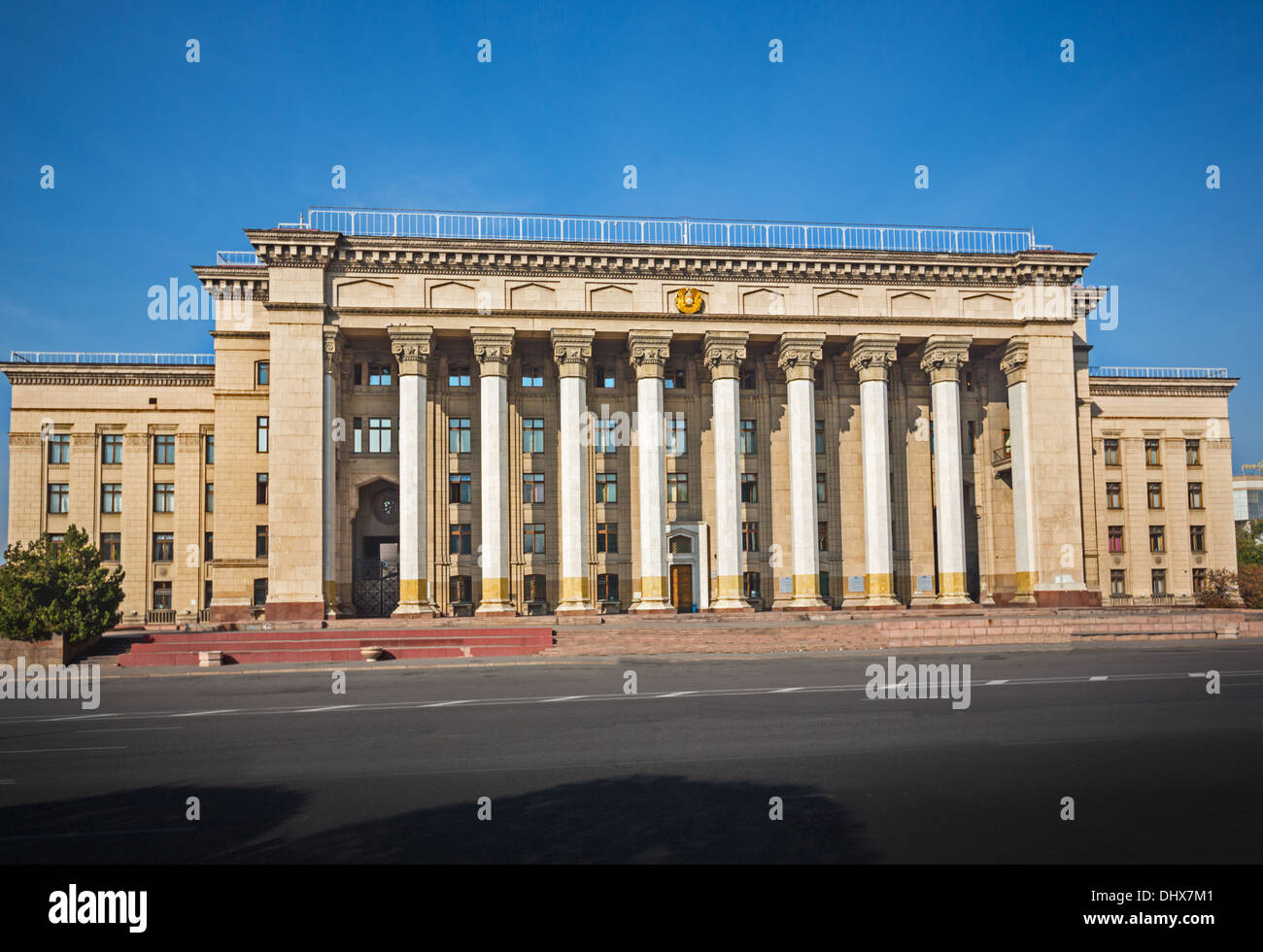 Architecture colonnade bâtiments Almaty Banque D'Images