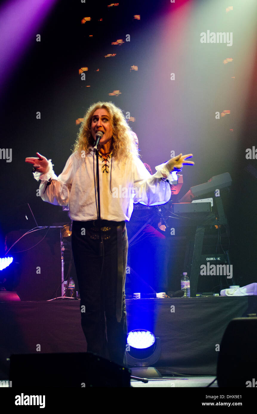 Nad Sylvan jouer avec Steve Hackett durant la tournée Genesis Revisited à Liverpool Philharmonic en Angleterre Banque D'Images