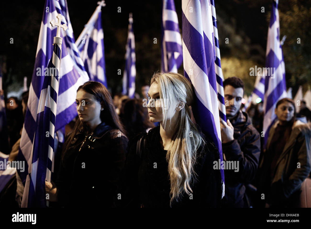 Thessalonique, Grèce. 15 novembre 2013. Un étudiant chypriote au cours de la manifestation devant le consulat de Turquie. Protestation des étudiants chypriotes au consulat de Turquie à l'occasion du 30e anniversaire de la déclaration de la République turque de Chypre du Nord. Thessalonique, Grèce. Vendredi, 15 novembre 2013. Credit : Konstantinos Tsakalidis/Alamy Live News Banque D'Images