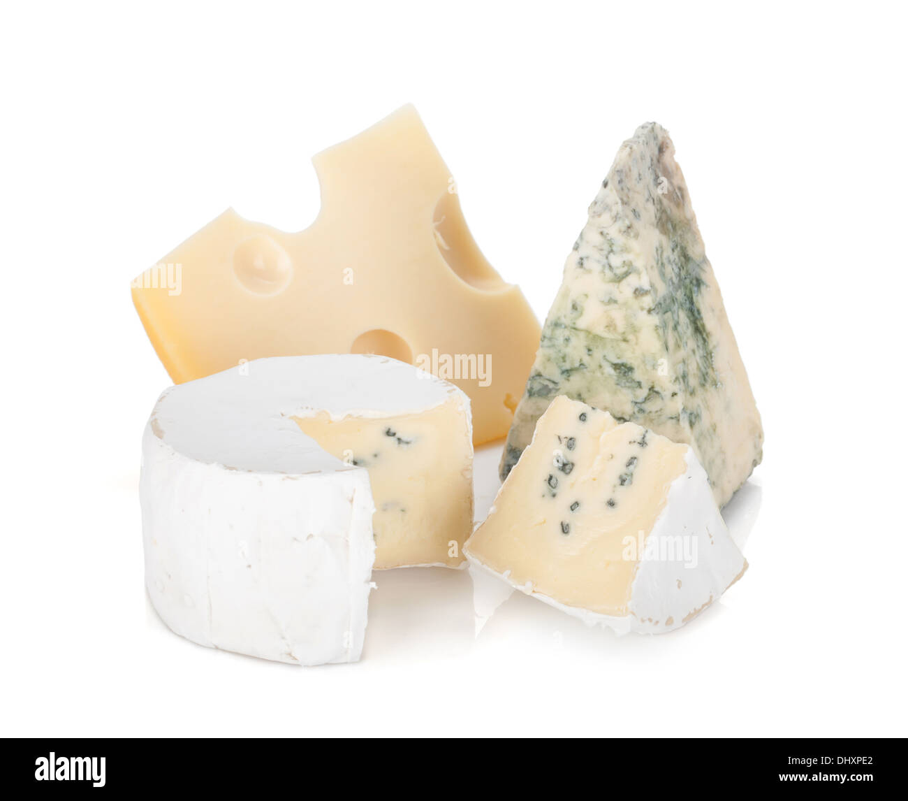 Divers types de fromages. Isolé sur un fond blanc. Banque D'Images