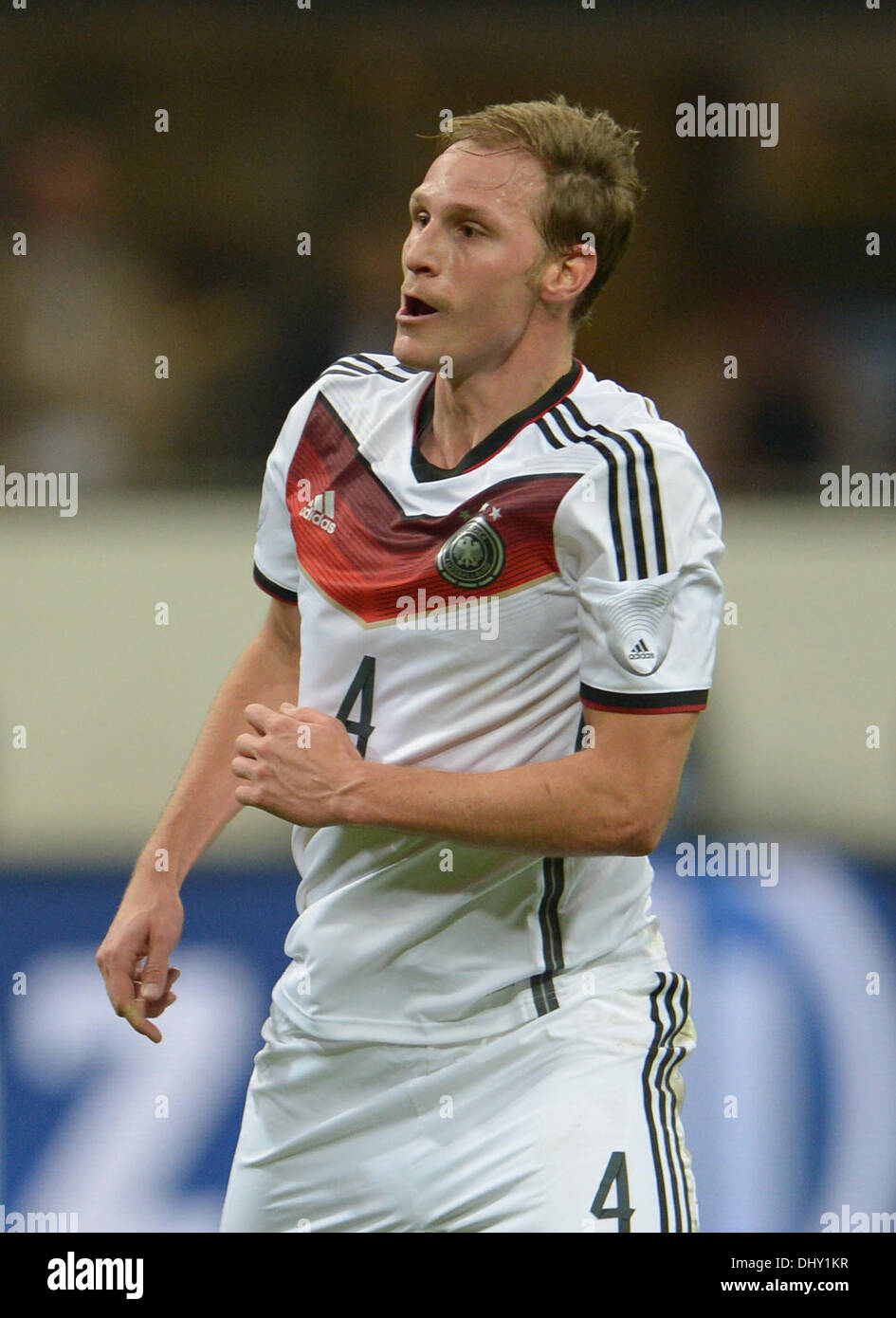 Milan, Italie. 15 nov., 2013. L'Allemagne Benedikt Hoewedes pendant le match de football amical entre l'Italie et l'Allemagne au stade Giuseppe Meazza (San Siro) à Milan, Italie, 15 novembre 2013. Photo : Andreas Gebert/dpa/Alamy Live News Banque D'Images