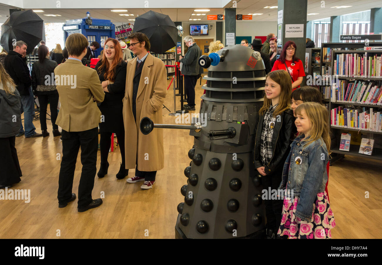 Dalekmania à Stockton library pour célébrer le médecin et Daleks 50ème anniversaire. Stockton on Tees, England, UK Banque D'Images