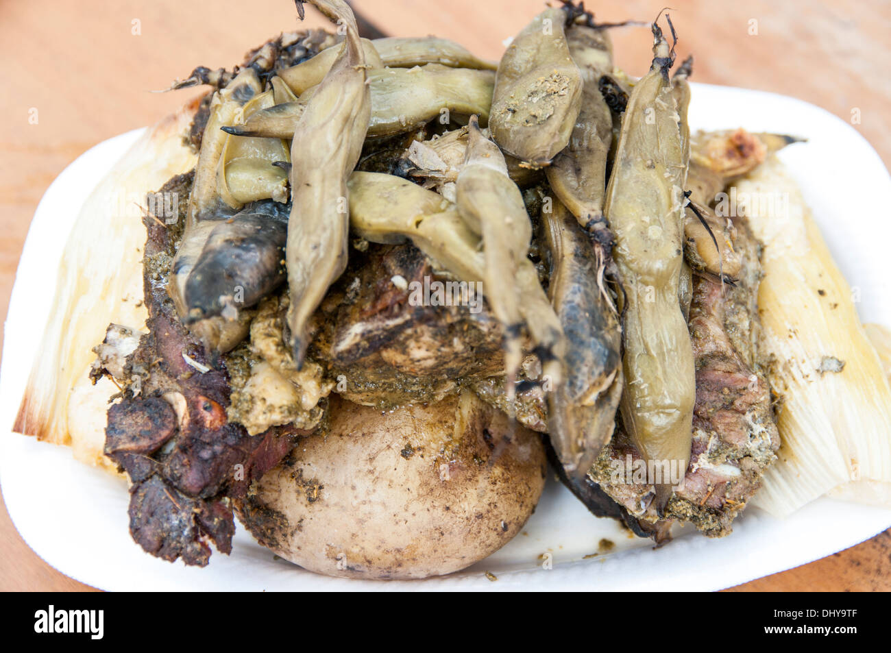 L'alimentation traditionnelle des Andes Pérou appelé. pachamanca. Banque D'Images