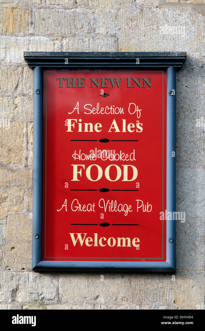 Affiche à l'extérieur de New Inn pub, Willersey, Gloucestershire, Royaume-Uni Banque D'Images