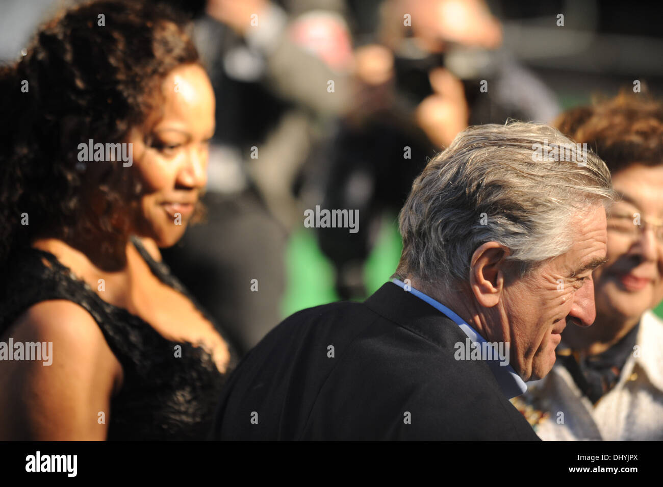 L'acteur Robert De Niro assiste à la "famille" le Japon au cours de la premiere 26e Festival International du Film de Tokyo à Roppongi Hills sont Banque D'Images