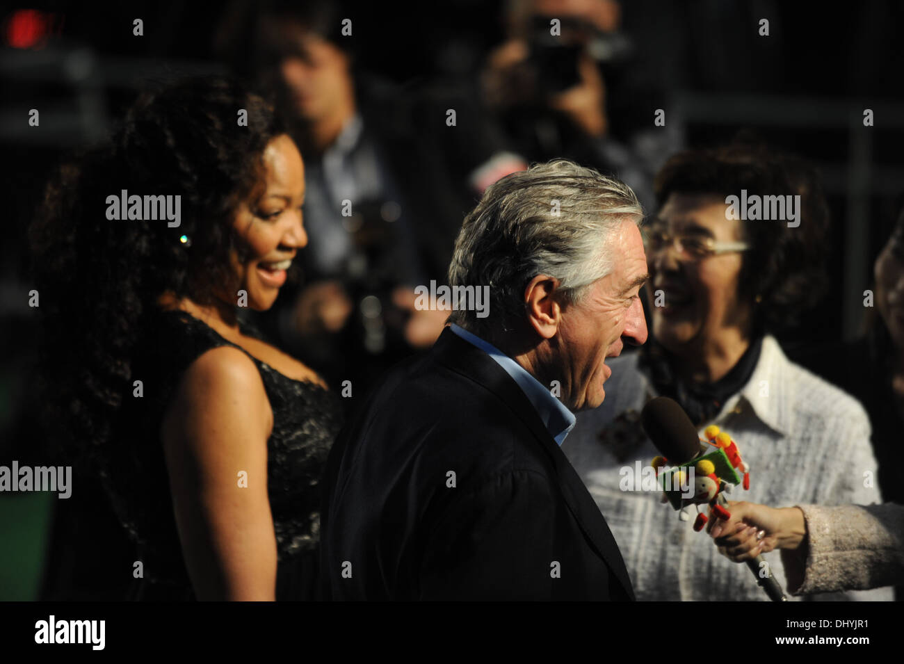 L'acteur Robert De Niro assiste à la "famille" le Japon au cours de la premiere 26e Festival International du Film de Tokyo à Roppongi Hills. Banque D'Images