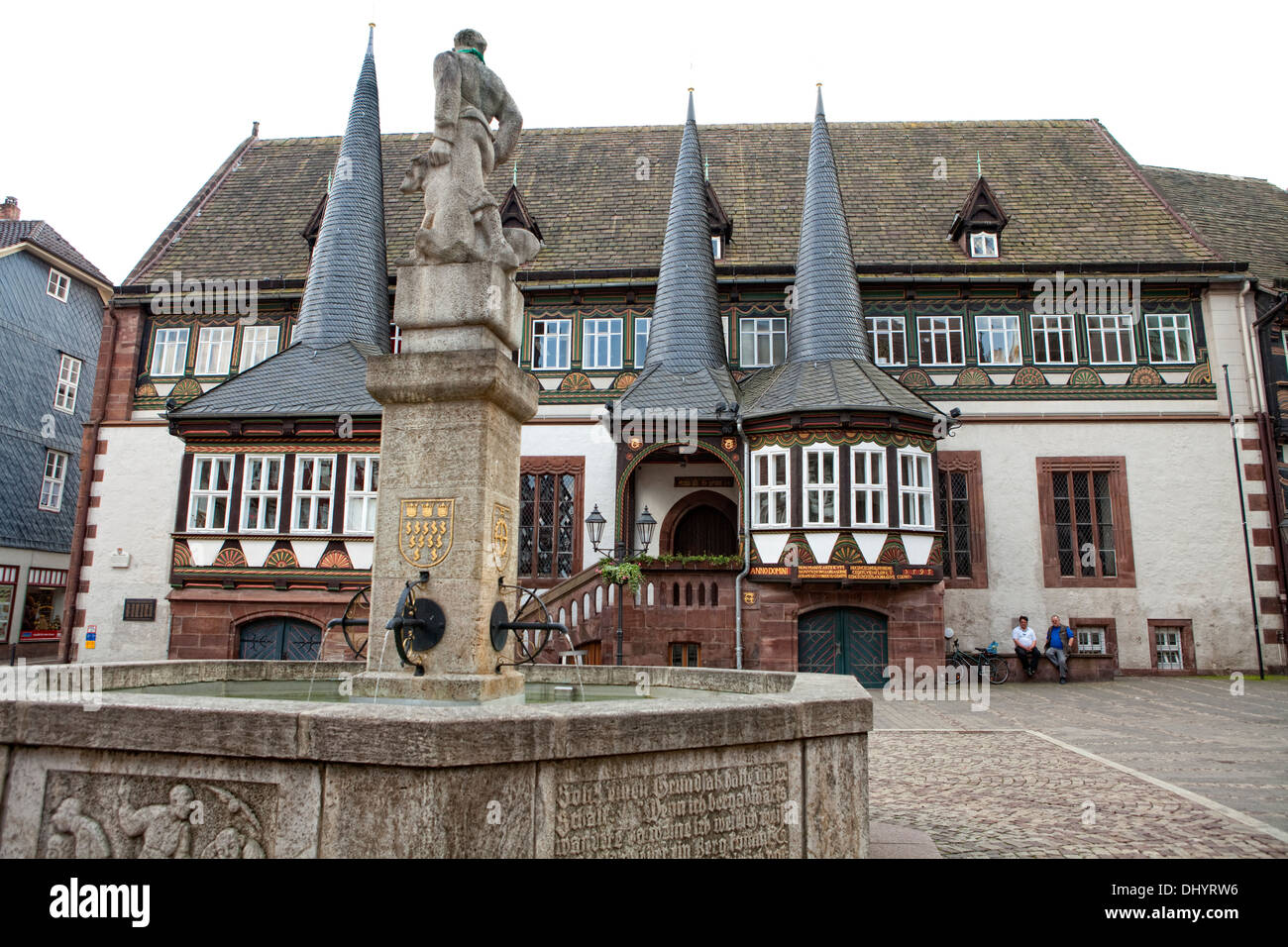 Ancien hôtel de ville, place du marché avec Till l'Espiègle fontaine dans Einbeck, Basse-Saxe, Allemagne, Europe Banque D'Images