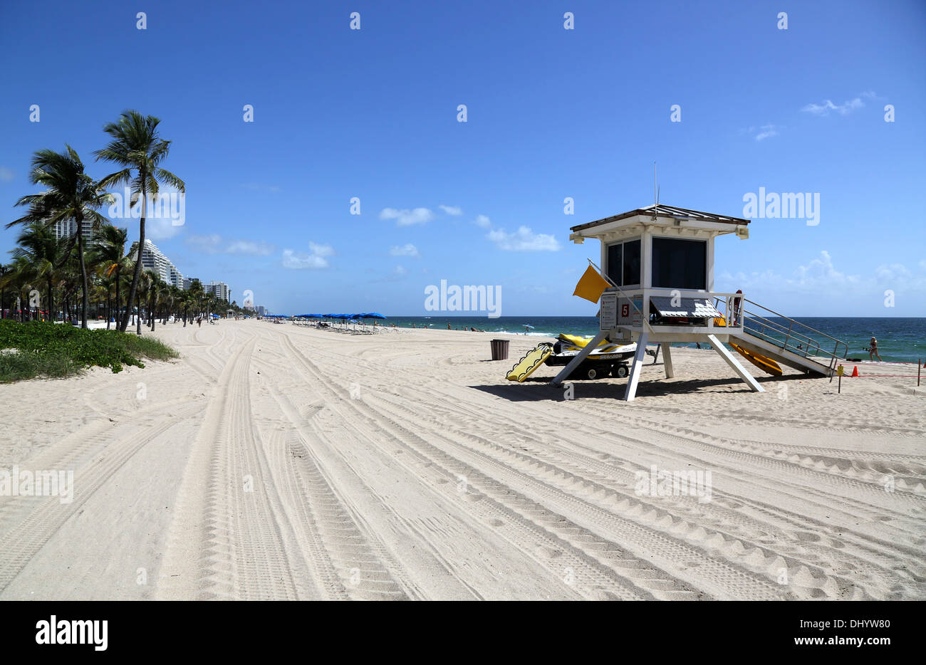 Art deco lifeguard stations à Fort Lauderdale Beach, sur la côte de Floride Banque D'Images