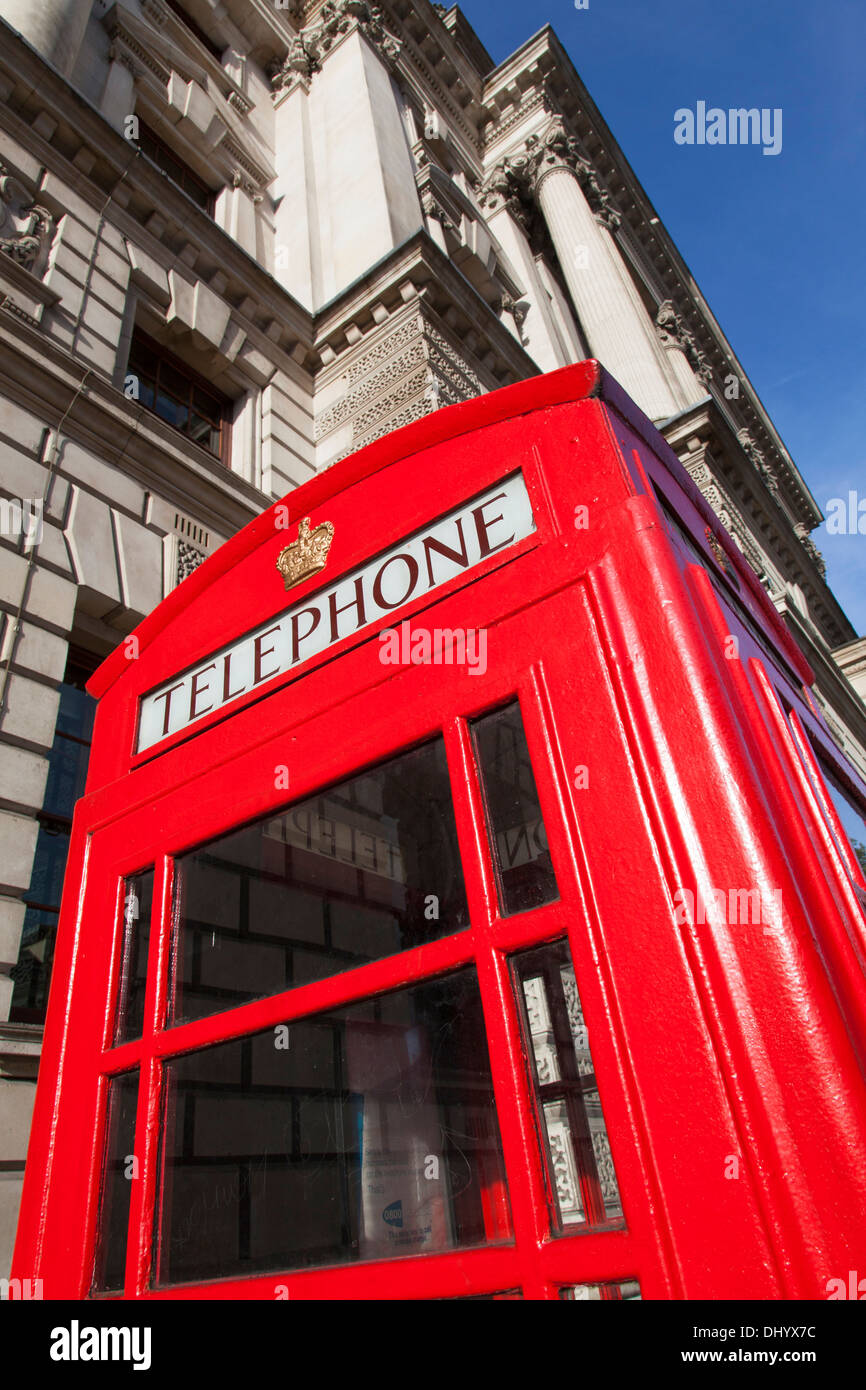 Une boîte de téléphone rouge traditionnel de Westminster, Londres. Banque D'Images
