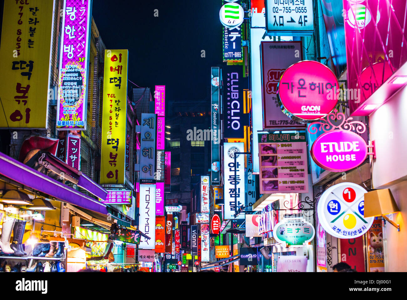 Myeong-dong district de Séoul, Corée du Sud. Banque D'Images