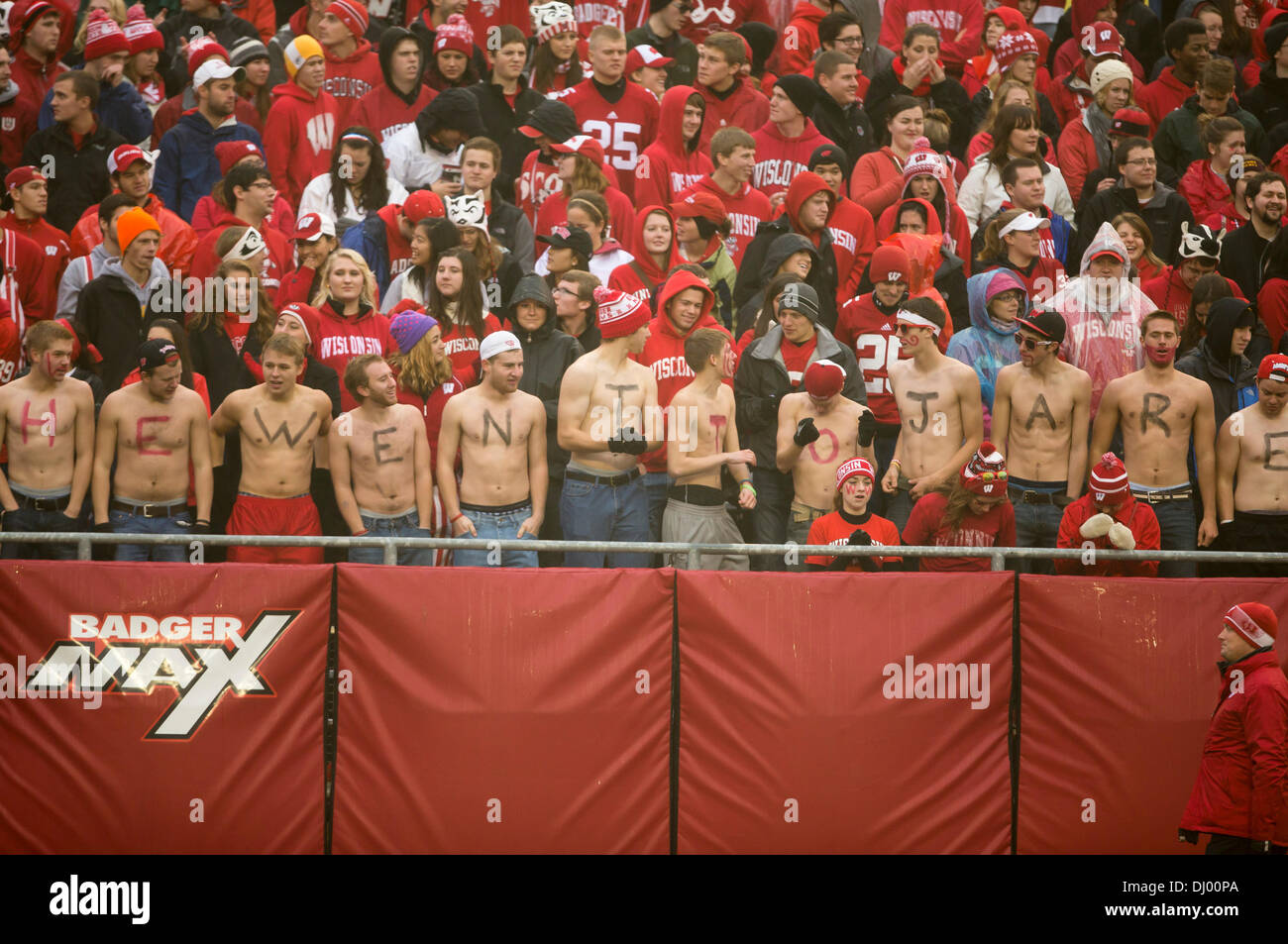 Madison, Wisconsin, USA. 16 Nov, 2013. 16 novembre 2013 : Wisconsin section étudiante affiche ''Il est allé à Jared'' au cours de la NCAA Football match entre l'Indiana Hoosiers et le Wisconsin Badgers au Camp Randall Stadium à Madison, WI. Wisconsin Indiana défait 51-3. John Fisher/CSM/Alamy Live News Banque D'Images