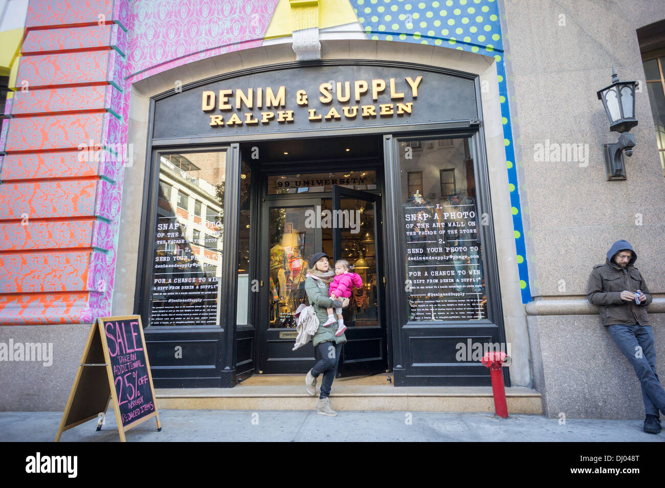 Le Denim et l'offre de la marque Ralph Lauren à Greenwich Village à New  York Photo Stock - Alamy