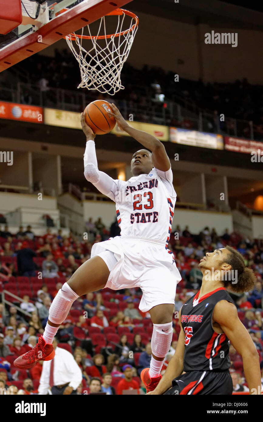 16 novembre 2013, Fresno, CA - Fresno State guard Marvelle Harris dans le jeu entre le Northridge Matadors et le fresno State Bulldogs à Save Mart Center à Fresno, CA. Fresno State a gagné le match 80 à 64. Banque D'Images