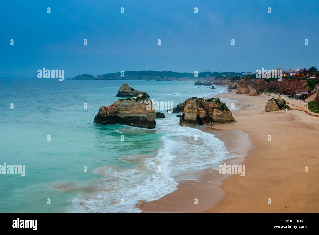 La plage de Praia da Rocha, sur l'océan Atlantique dans le sud du Portugal, Algarve Banque D'Images