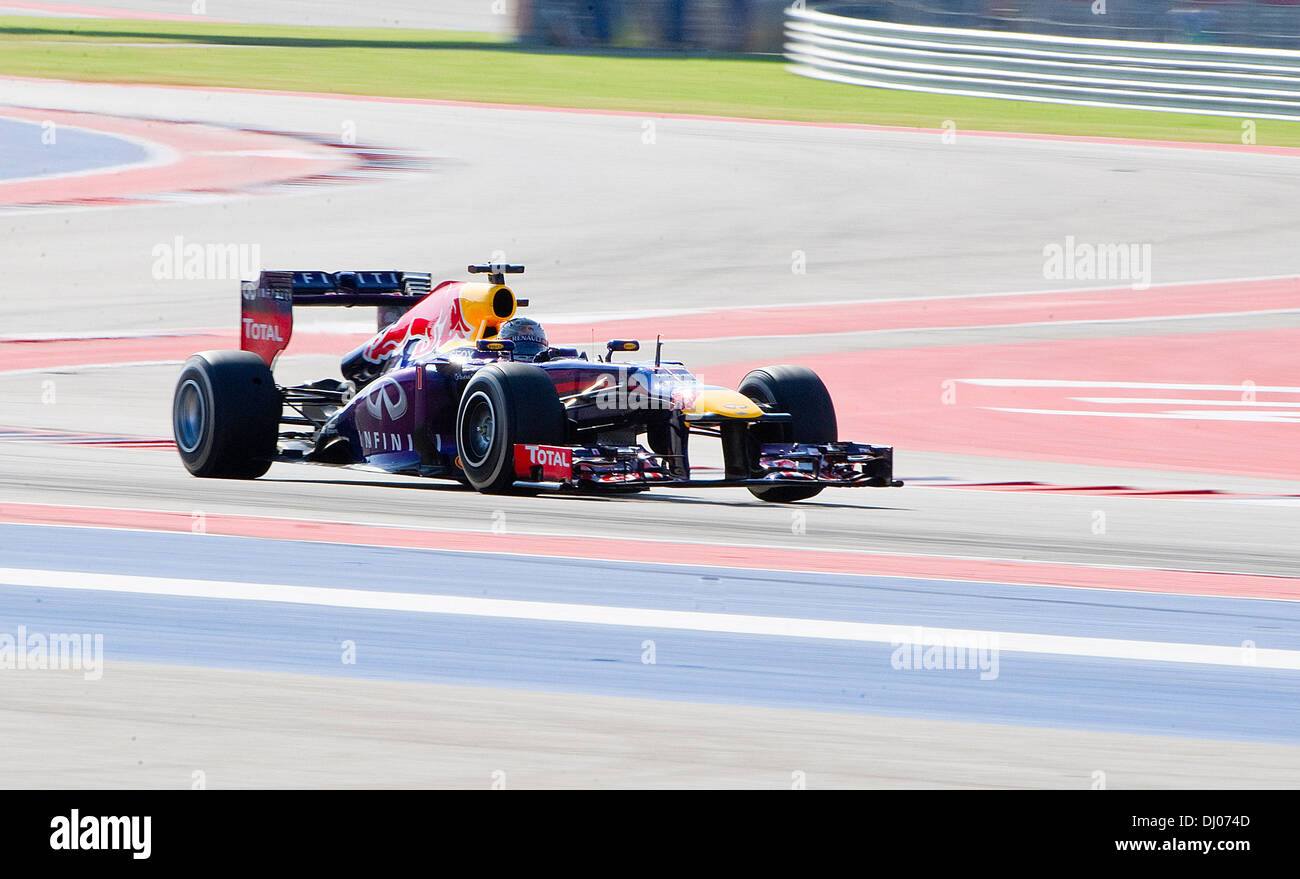 Austin, Texas, États-Unis. 17 novembre, 2013. 17 novembre 2013 : Sébastien Vette # 1 avec Red Bull Racing au virage 6, Formule 1 Grand Prix des États-Unis sur le circuit des Amériques à Austin, TX. © csm/Alamy Live News Banque D'Images