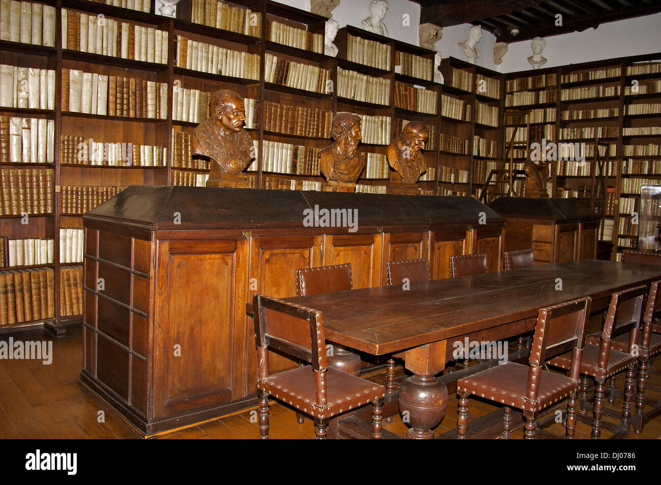 La grande bibliothèque d'une famille importante d'Anvers, imprimeurs et éditeurs, au Musée Plantin-Moretus Banque D'Images