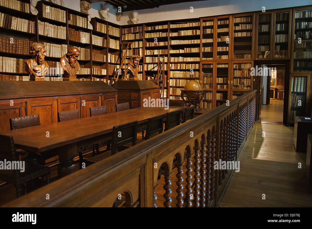 La grande bibliothèque d'une famille importante d'Anvers, imprimeurs et éditeurs, au Musée Plantin-Moretus Banque D'Images