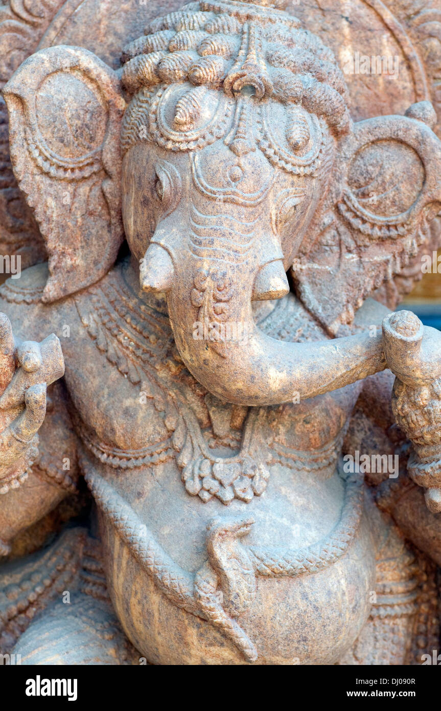 Sculpture en grès Ganesha également orthographié Ganesa, également connu sous le nom de Ganapati et Vinayaka est largement vénéré dieu hindou Banque D'Images