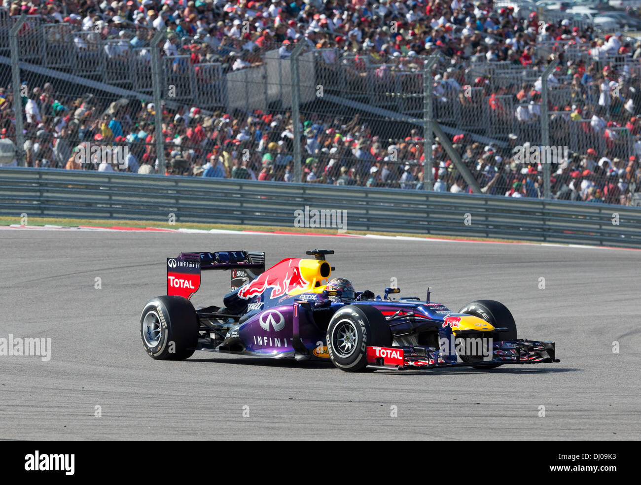 Sebastian Vettel de Red Bull Racing au Grand Prix des États-Unis de Formule 1 sur le circuit de les Amériques la voie près de Austin, TX. Banque D'Images