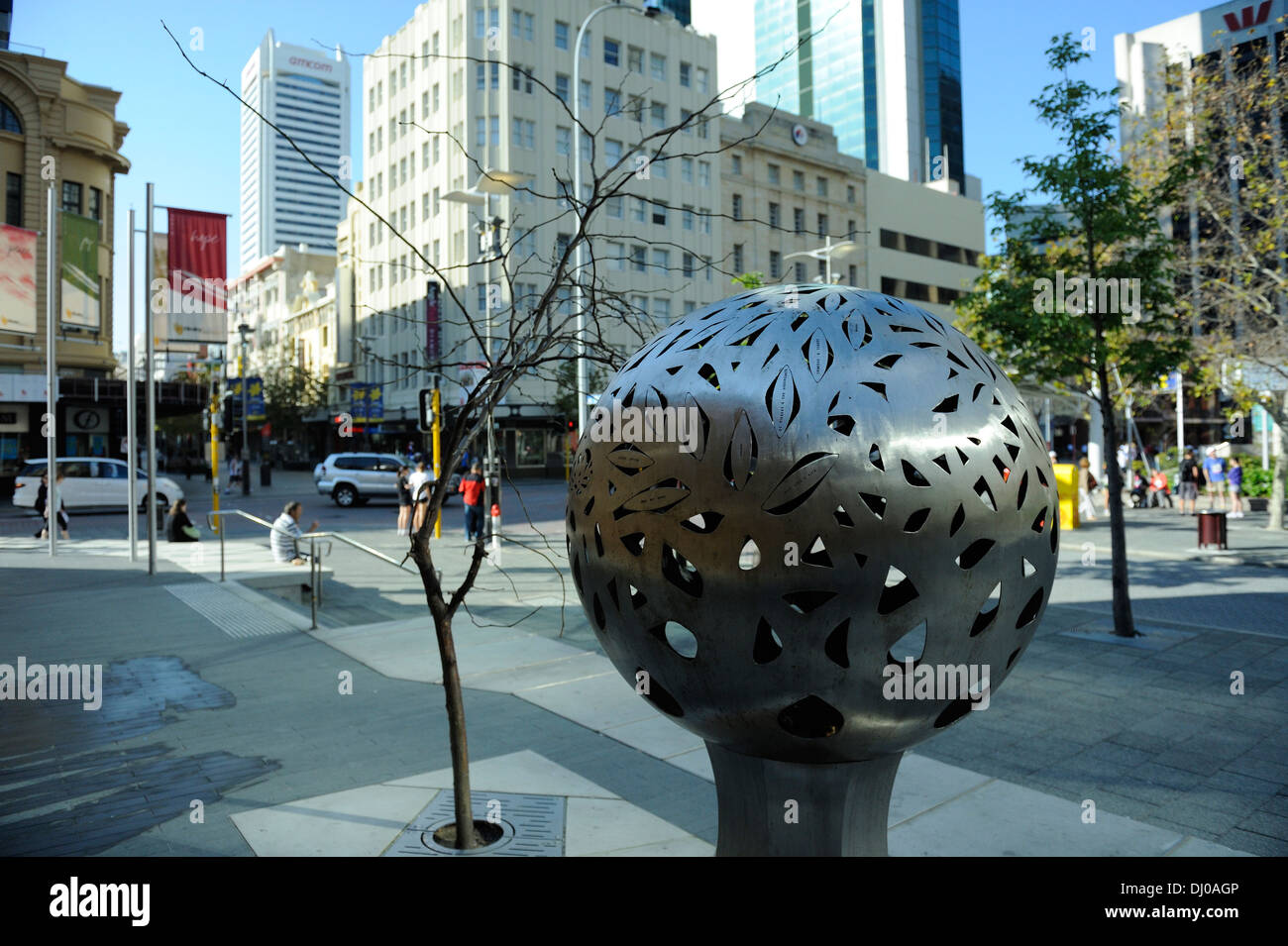 L'arbre de vie, un projet de la paix des enfants sculpture par Rod Lois, à Perth, Australie occidentale Banque D'Images