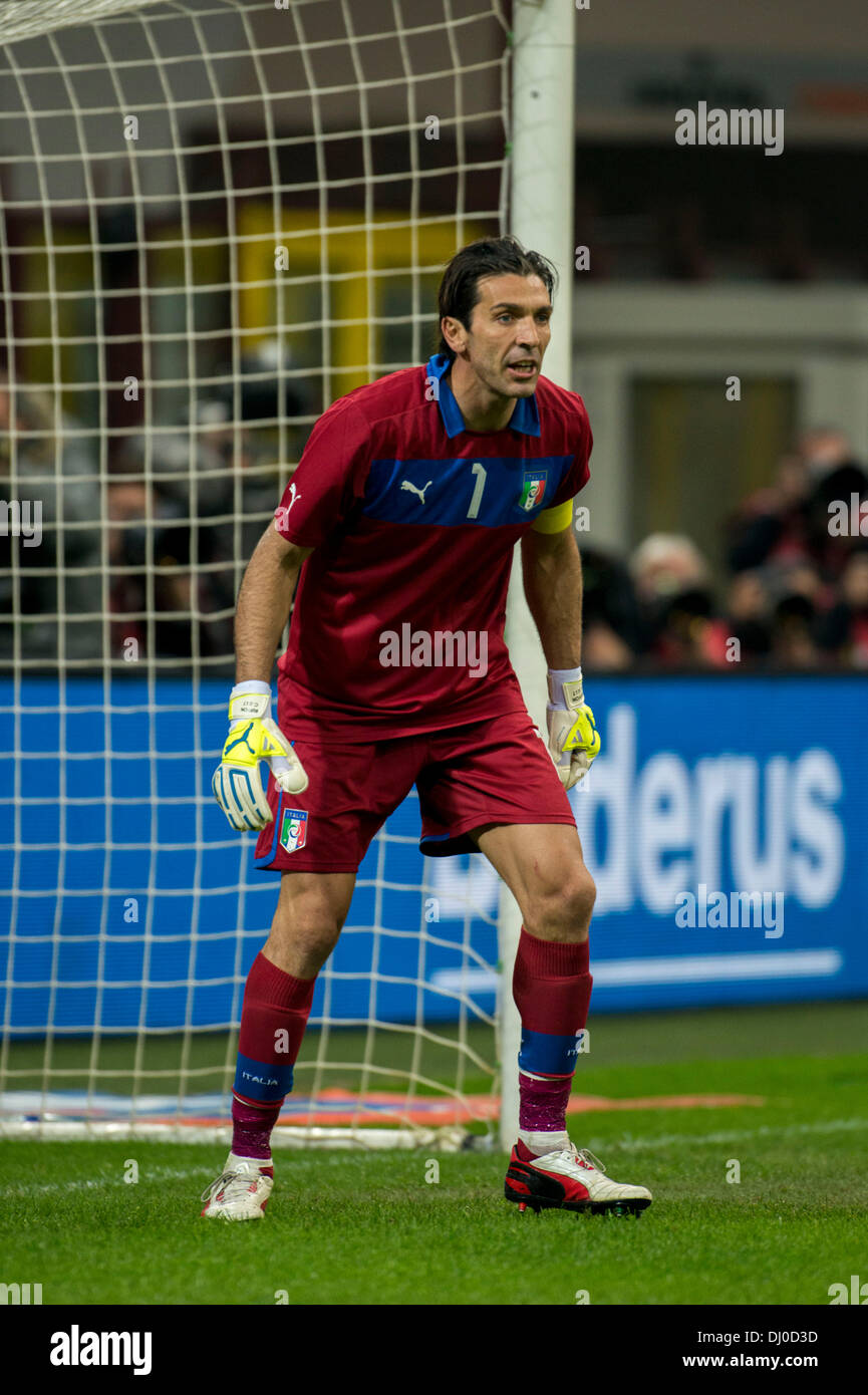 Milan, Italie. 15 nov., 2013. Gianluigi Buffon (ITA) Football / Soccer : match amical entre l'Italie 1-1 Allemagne au stade Giuseppe Meazza à Milan, Italie . © Maurizio Borsari/AFLO/Alamy Live News Banque D'Images