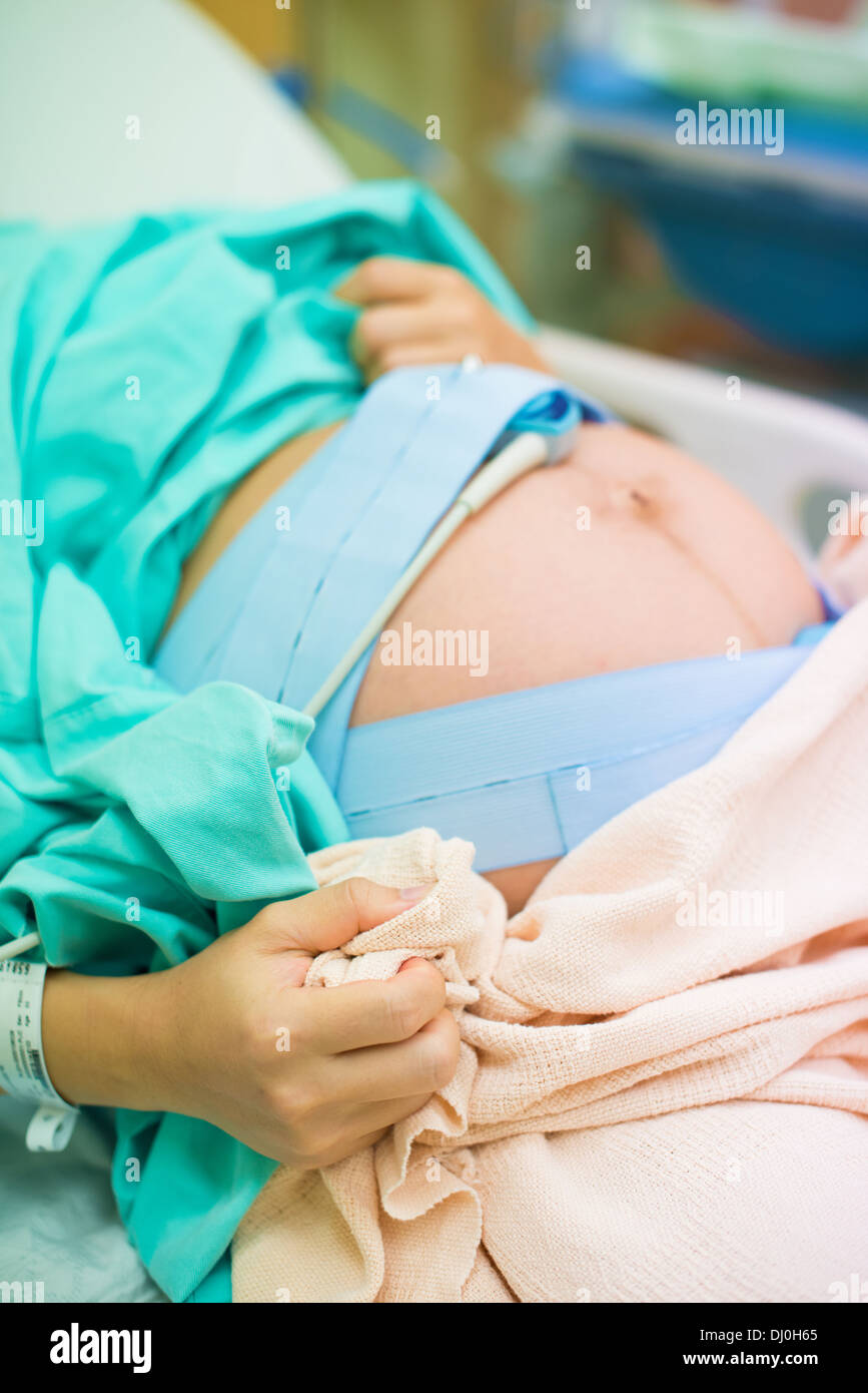 Les femmes enceintes la douleur de contraction à l'hôpital du travail Banque D'Images