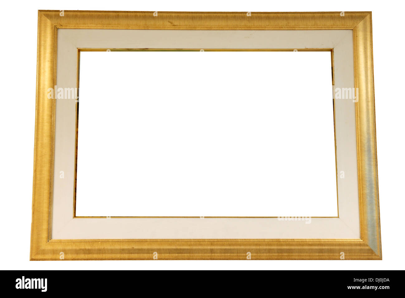 La photo cadre en bois d'or sur fond blanc. Banque D'Images