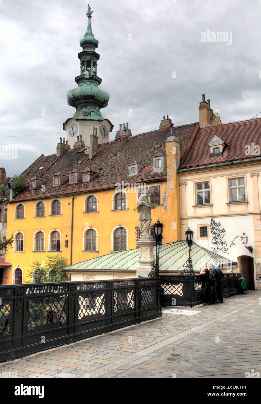 Street dans la vieille ville, Bratislava, Slovaquie Banque D'Images