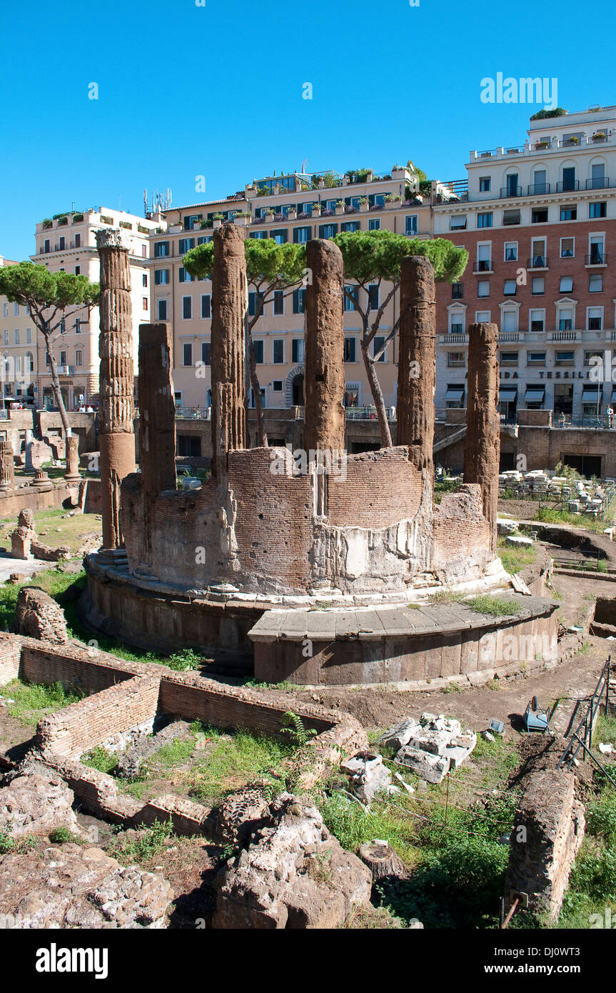 Vestiges de temples romains républicaine et Théâtre de Pompée, Largo di Torre Argentina, Campus Martius, Rome, Italie Banque D'Images