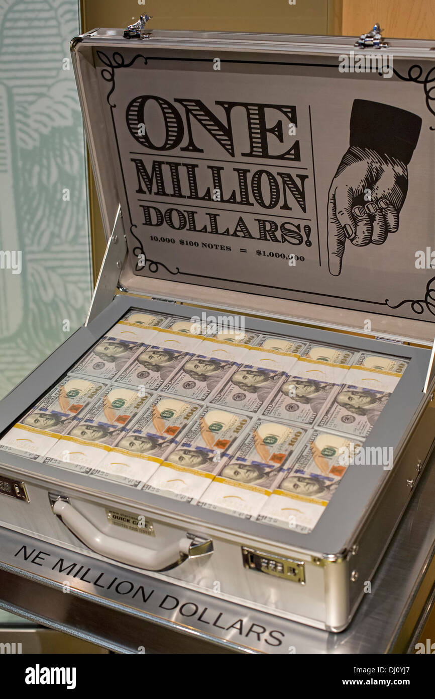 La valise d'un million de dollars à la Banque de Réserve fédérale de Chicago's Argent Museum Banque D'Images