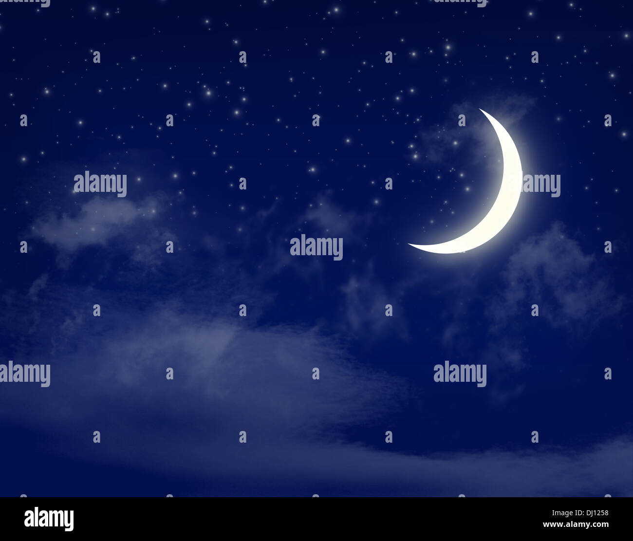 La Lune et les étoiles dans un fond de ciel bleu nuit nuageux Banque D'Images
