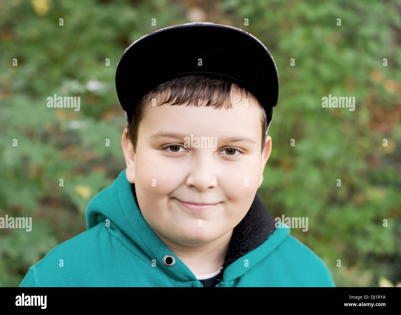 Young caucasian boy wearing baseball cap. Banque D'Images