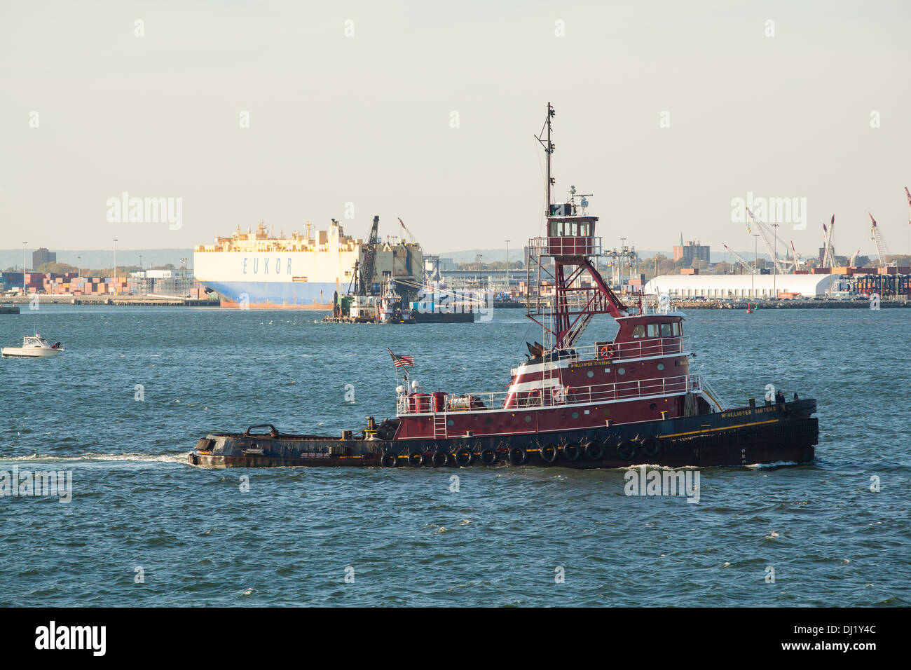 Remorqueur sur l'Hudson River, New York City, États-Unis d'Amérique. Banque D'Images