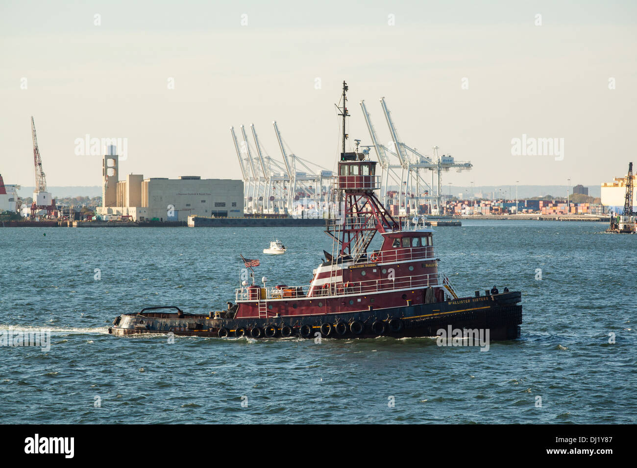 Remorqueur sur l'Hudson River, New York City, États-Unis d'Amérique. Banque D'Images