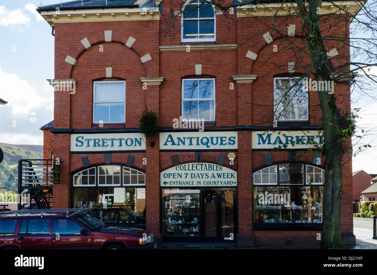 Marché d'antiquités de Stretton dans le Shropshire ville de Church Stretton Banque D'Images