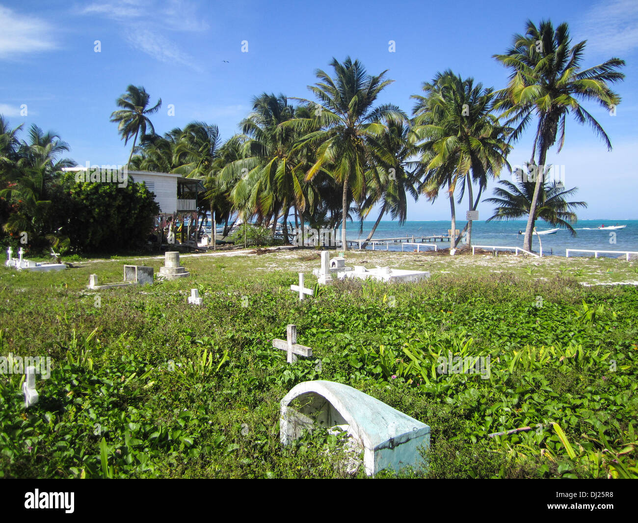 Cimetière, Caye Caulker, Belize Banque D'Images