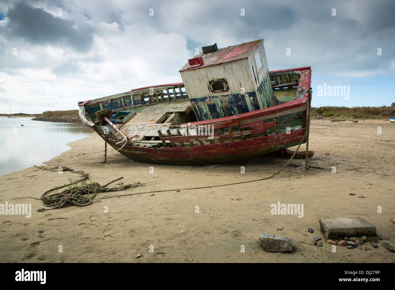 Un bateau de pêche abandonnés Banque D'Images