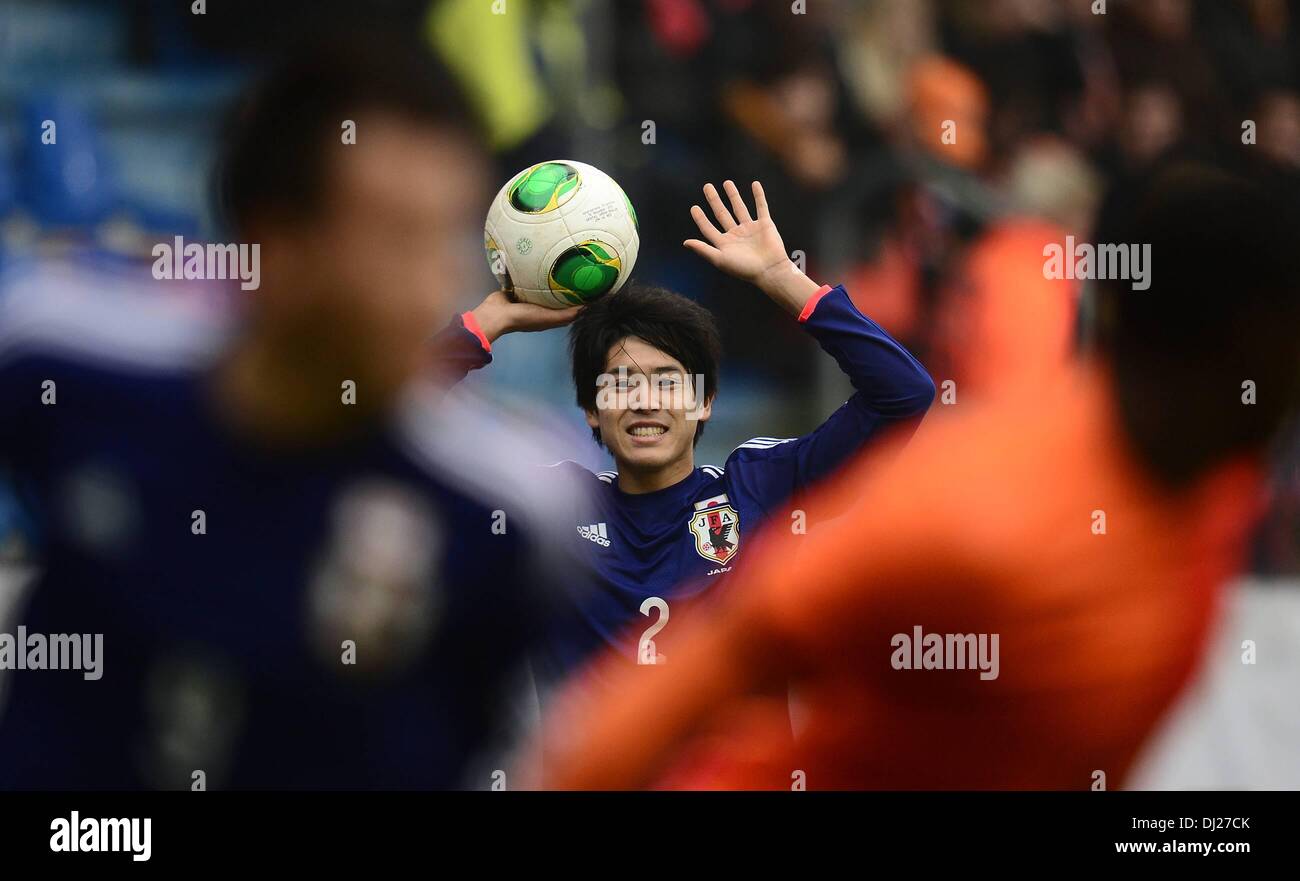 Genk, en Belgique. 16 Nov, 2013. Match amical International de Football Hollande face au Japon. Atsuto Uchida Japon le Crédit : Jeter Plus Sport Action/Alamy Live News Banque D'Images