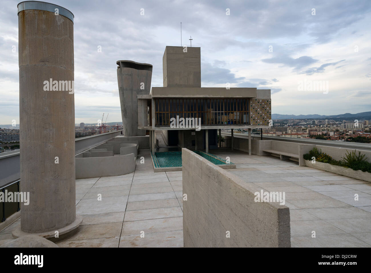 Cité radieuse de Le Corbusier sur le toit Marseille Banque D'Images