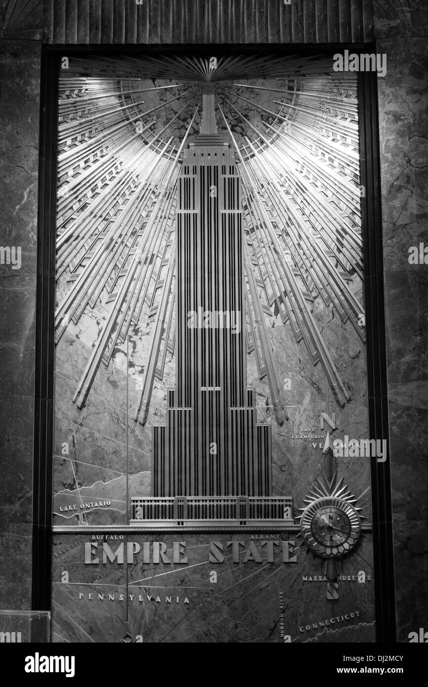 Empire State building murale dans le hall d'accueil, Manhattan, New York City, États-Unis d'Amérique. Banque D'Images