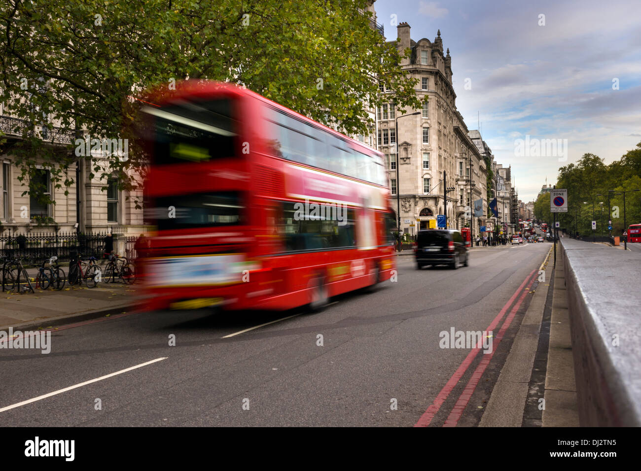 Bus de Londres Piccadilly - A4 Banque D'Images