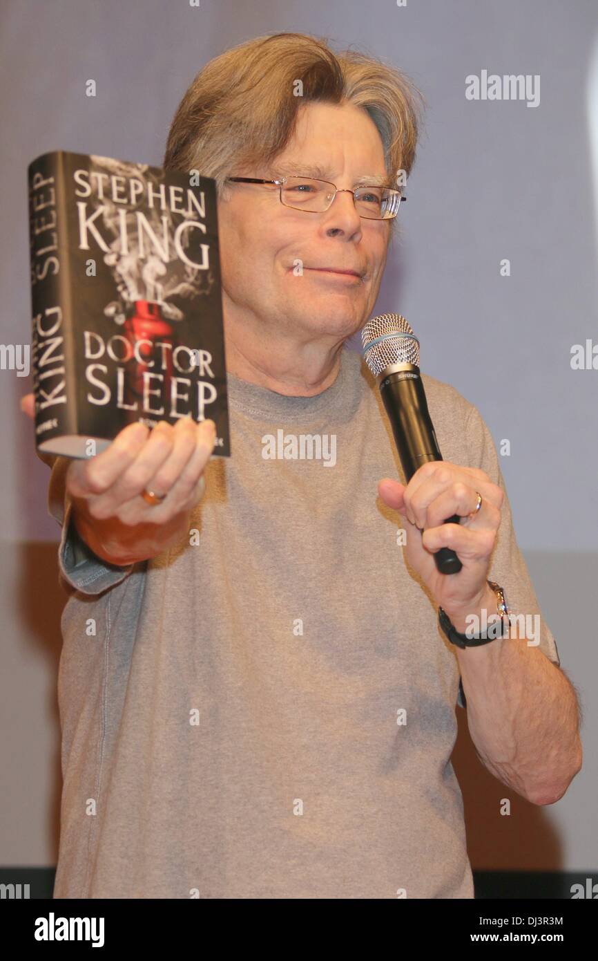 Stephen King présente son livre « docteur dormir' à Hambourg Photo Stock -  Alamy