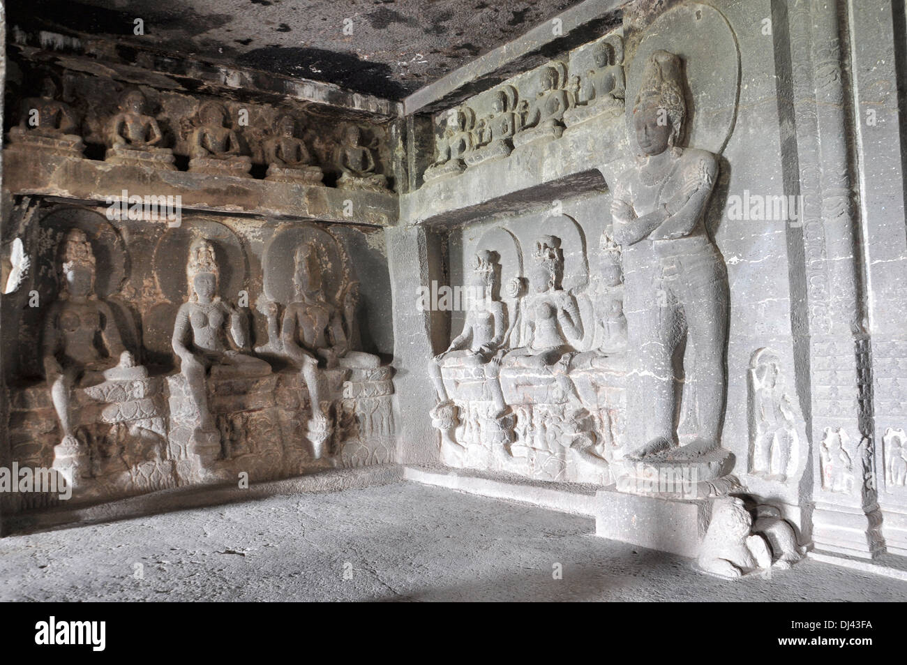 Cave 12 : Avalokitesvara, temple principal porte - Deuxième étage. Les grottes d'Ellora, Aurangabad, Maharashtra, Inde Banque D'Images