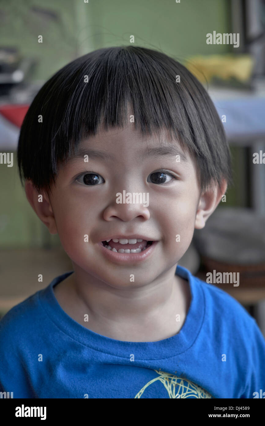 Enfant thaïlandais . Thaïlande S.E. Asie. Enfant asiatique Banque D'Images