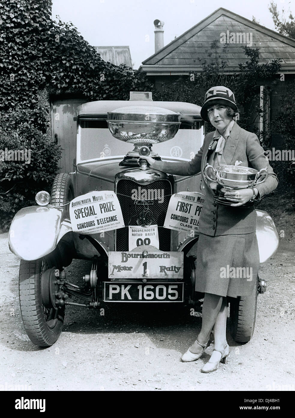 1928 AC. Acedes l'Honorable Mme Victor (Mildred Mary) Bruce. Concours d'Elegence Bournemouth Rallye automobile. Banque D'Images