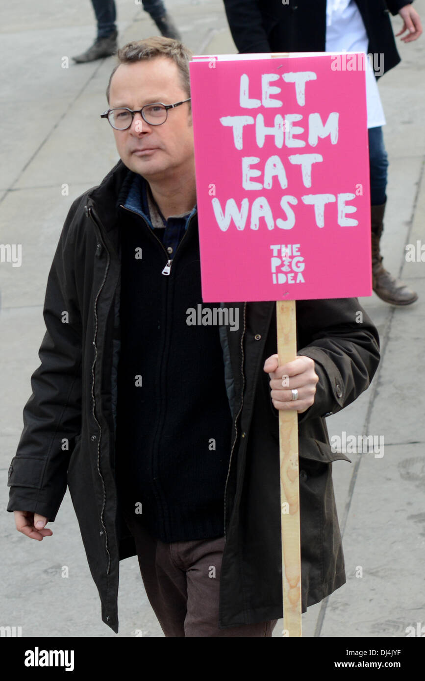 Chef Hugh Fearnley- Whittingstall,à l'idée de porc fête à Trafalgar Square en lançant une campagne : "qu'ils mangent de déchets" Banque D'Images