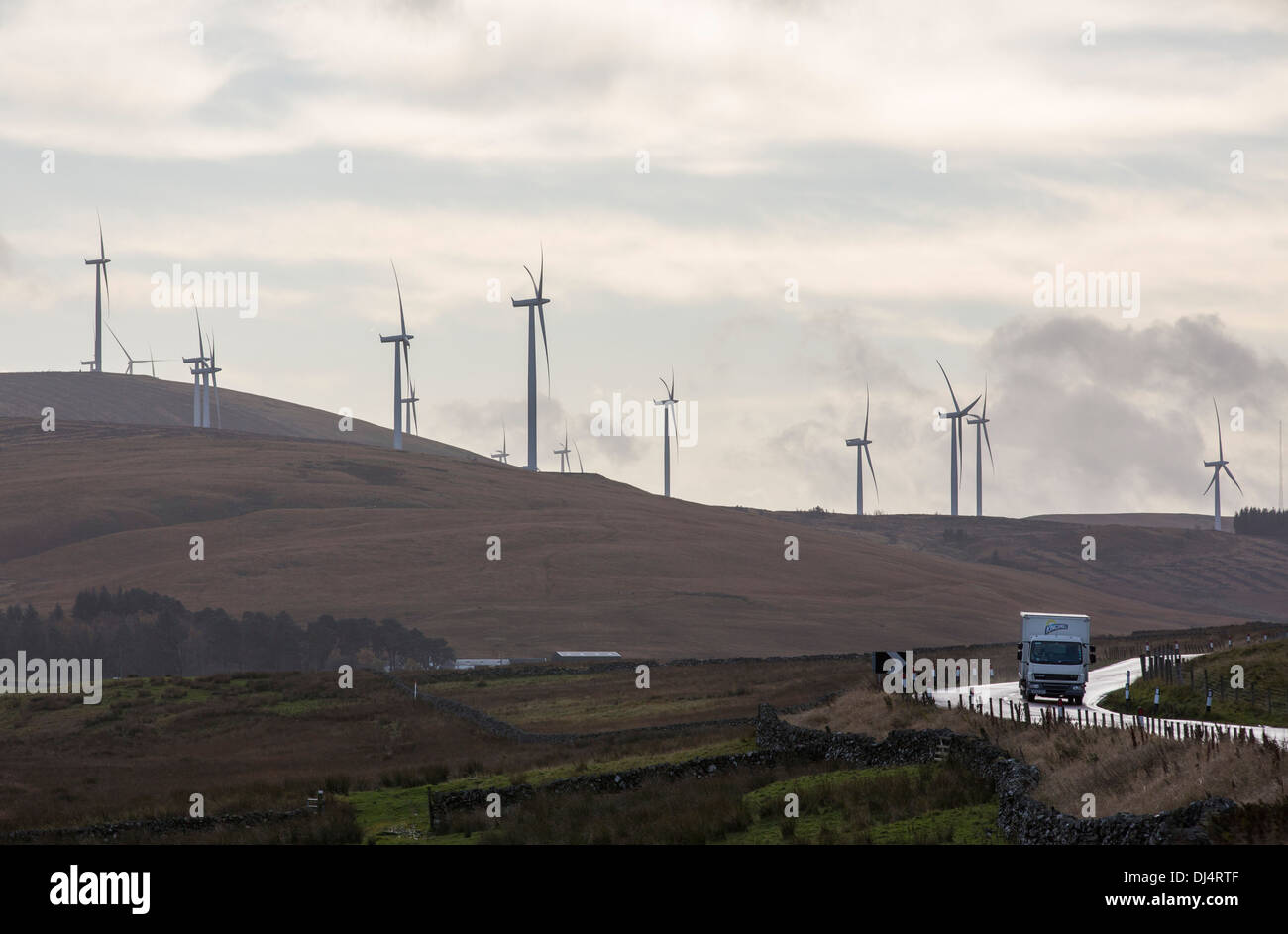 Une ferme éolienne dans les hautes terres méridionales à Elvanfoot, Ecosse, Royaume-Uni. Banque D'Images