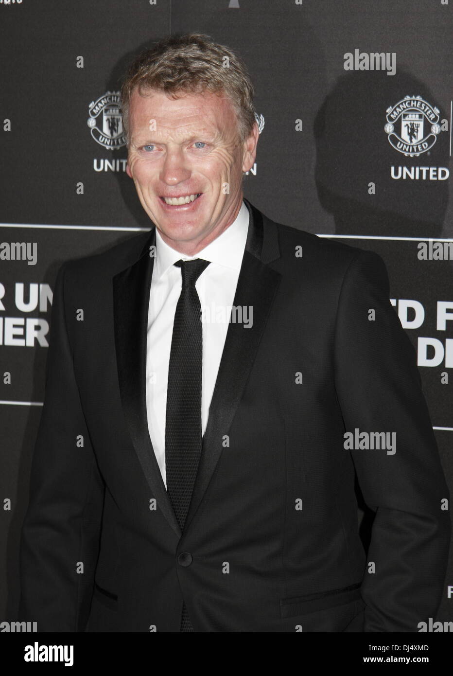 Old Trafford, Manchester, Royaume-Uni. 21 Nov 2013. L'homme. Utd. manager, David Moyes - Les arrivées à l'UNICEF pour le dîner de gala en présence de l'ensemble de l'équipe première de Manchester United et de célébrités. Le dîner a célébré 14 ans de partenariat entre Manchester United et l'UNICEF, l'organisation leader monde childrenÕs, et recueilli plus de 200 000 € pour son travail pour les enfants vulnérables à travers le monde. Credit : Deborah Vernon/Alamy Live News Banque D'Images